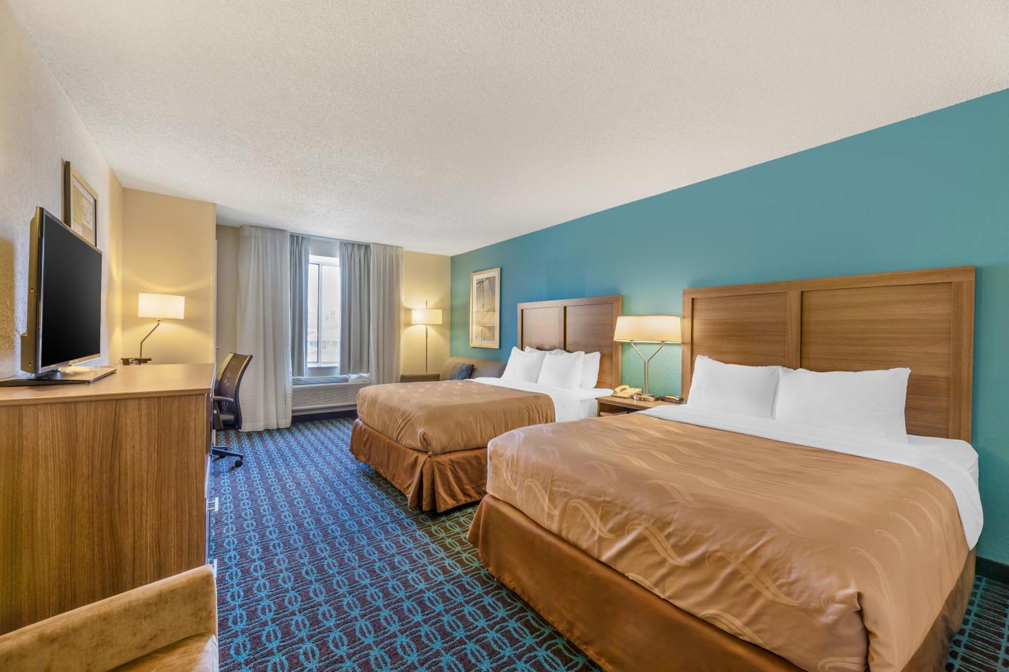 Quality Inn & Suites Sandusky Exterior photo